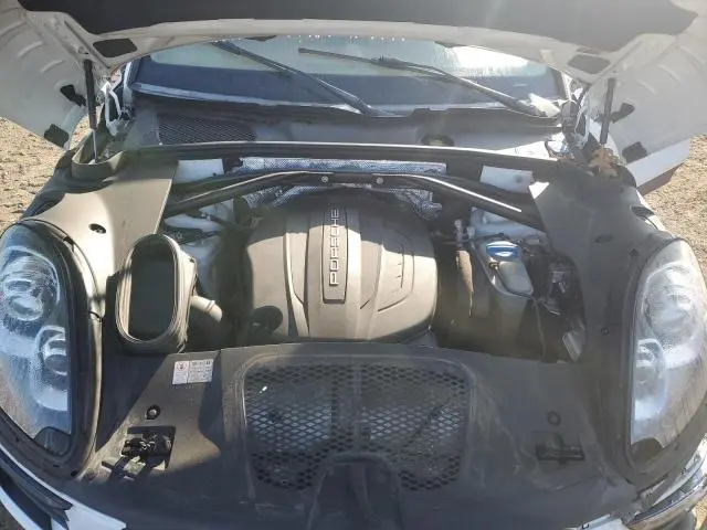 2017 PORSCHE MACAN   