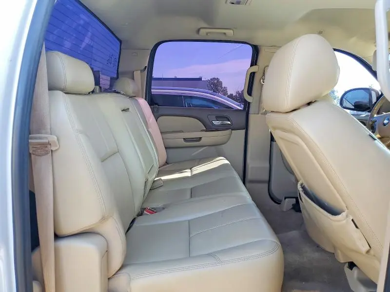 2011 CHEVROLET SILVERADO C1500 LTZ  