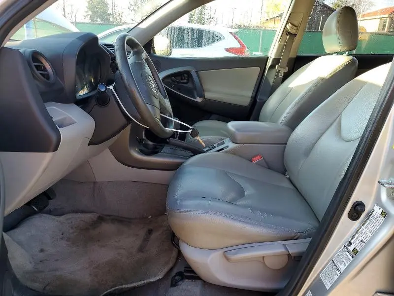 2011 TOYOTA RAV4 BASE  
