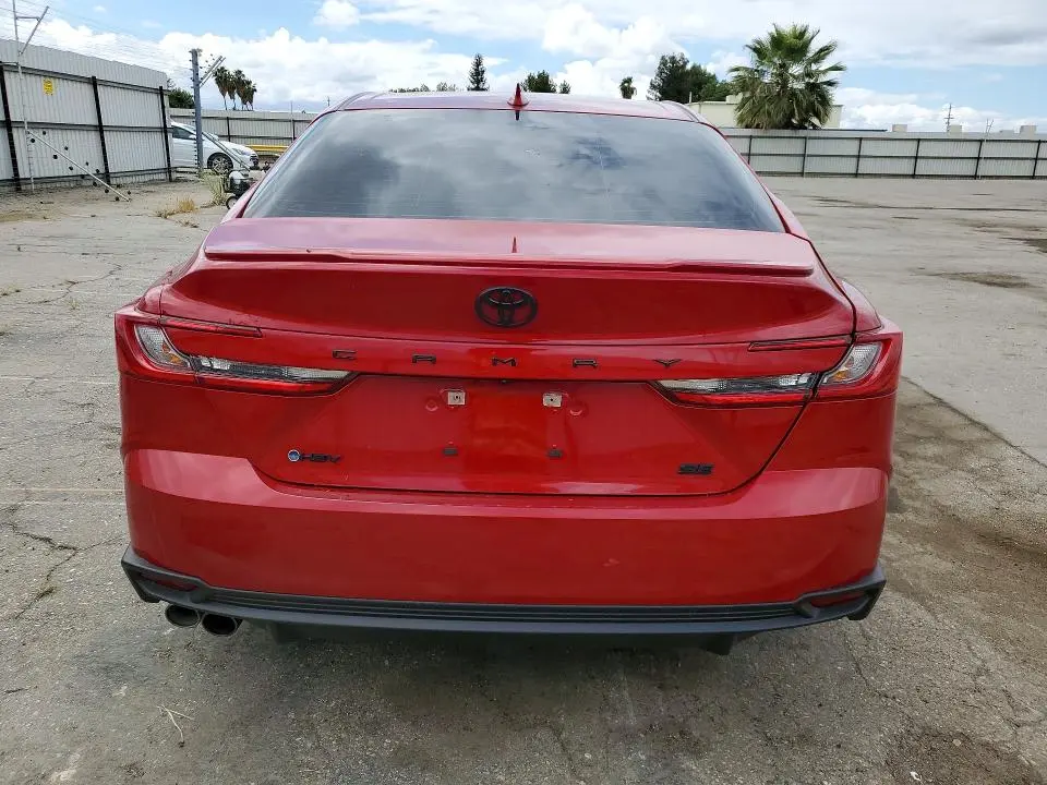 2025 TOYOTA CAMRY SE  