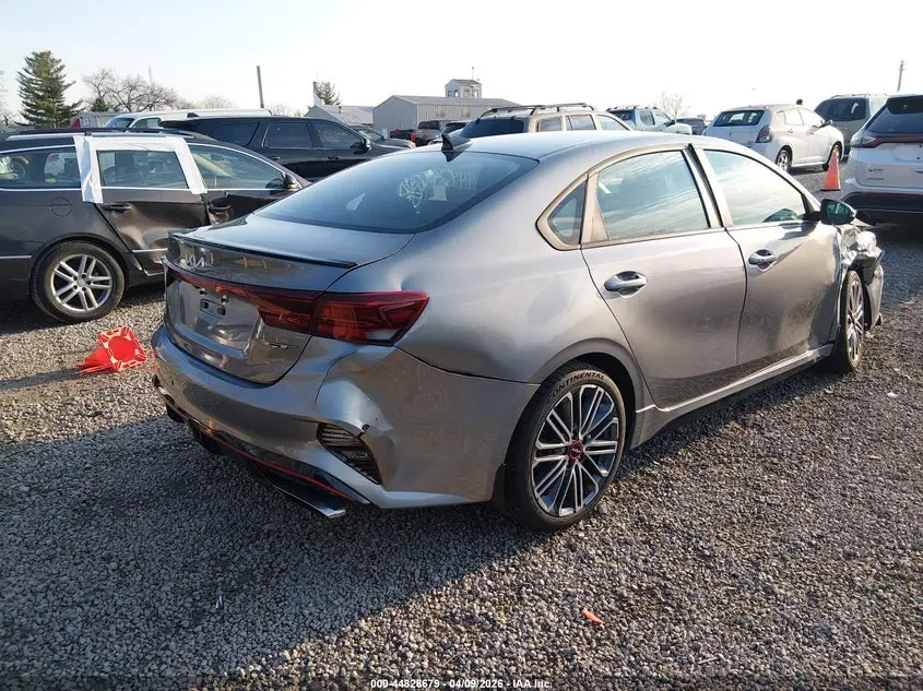 2022 KIA FORTE GT