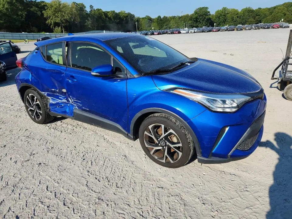 2020 TOYOTA C-HR XLE  