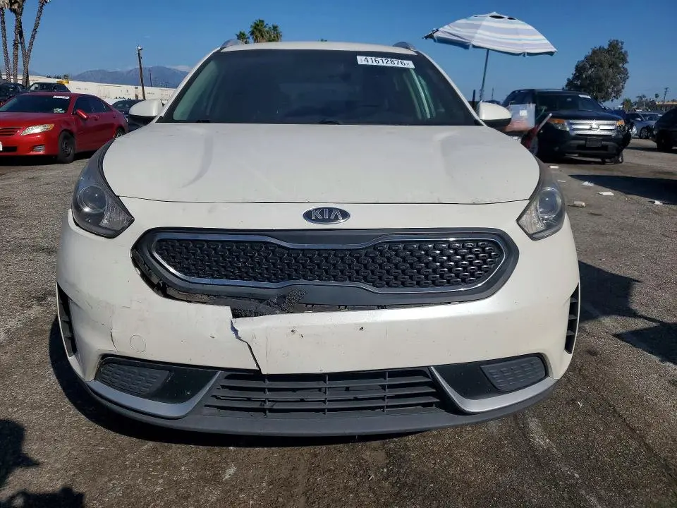 2017 KIA NIRO LX  