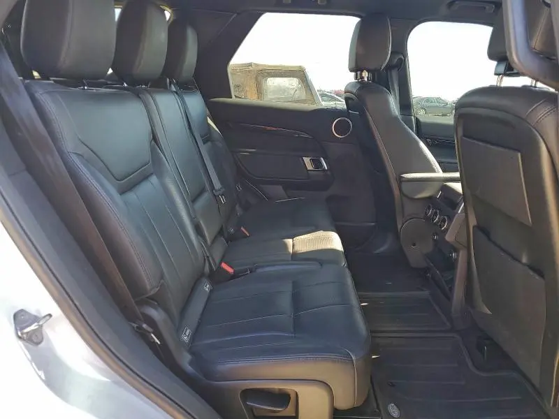 2019 LAND ROVER DISCOVERY SE  