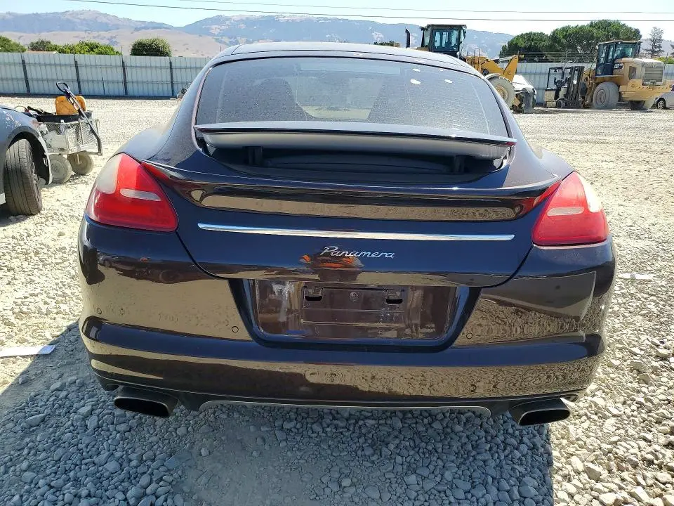 2013 PORSCHE PANAMERA 2  