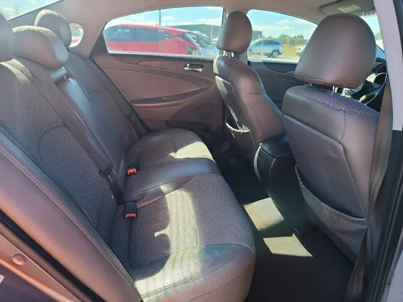 2011 HYUNDAI SONATA SE  