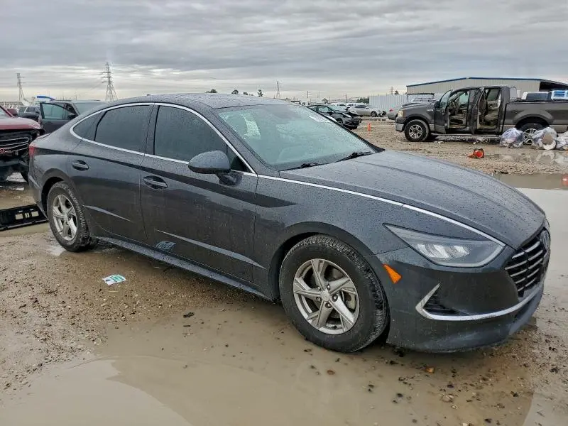 2022 HYUNDAI SONATA SE  