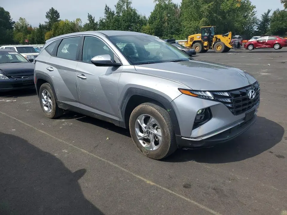 2023 HYUNDAI TUCSON SE  