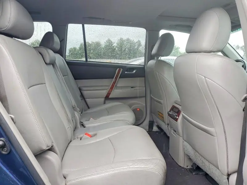 2011 TOYOTA HIGHLANDER LIMITED  