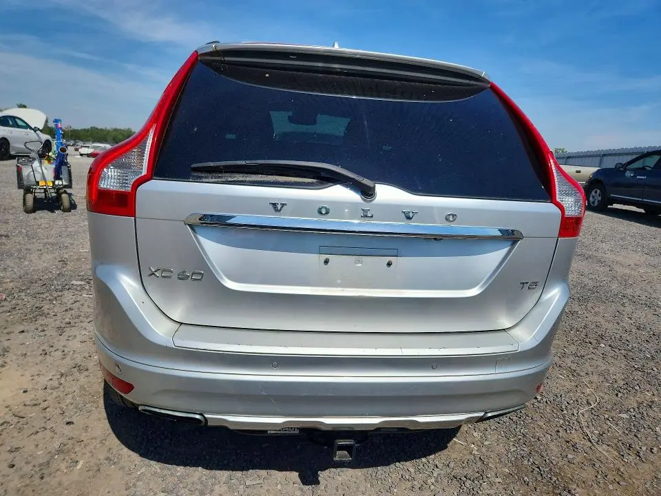 2015 VOLVO XC60 T5 PREMIER  