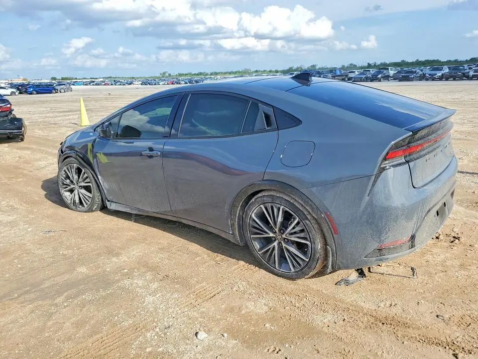 2023 TOYOTA PRIUS XLE  