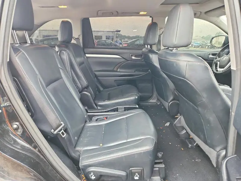 2015 TOYOTA HIGHLANDER XLE  