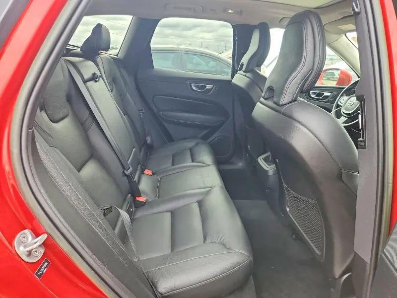 2023 VOLVO XC60 PLUS  