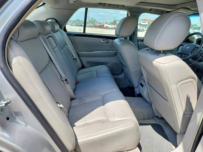 2010 CADILLAC DTS LUXURY COLLECTION  