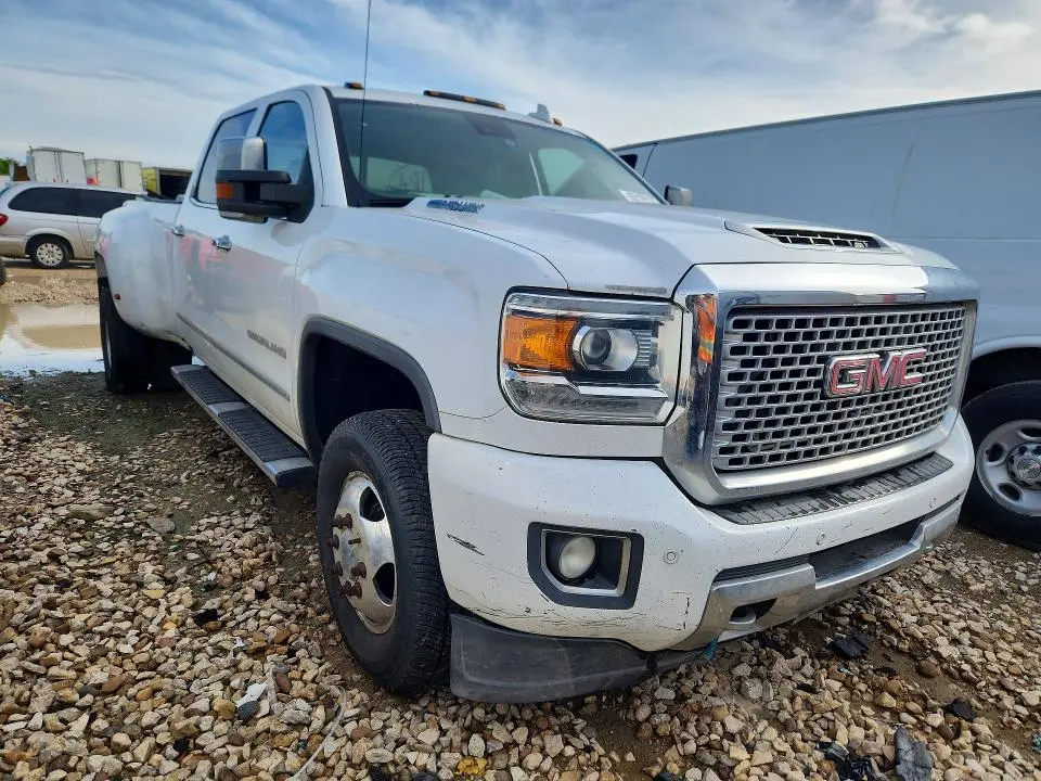 2017 GMC SIERRA K3500 DENALI  