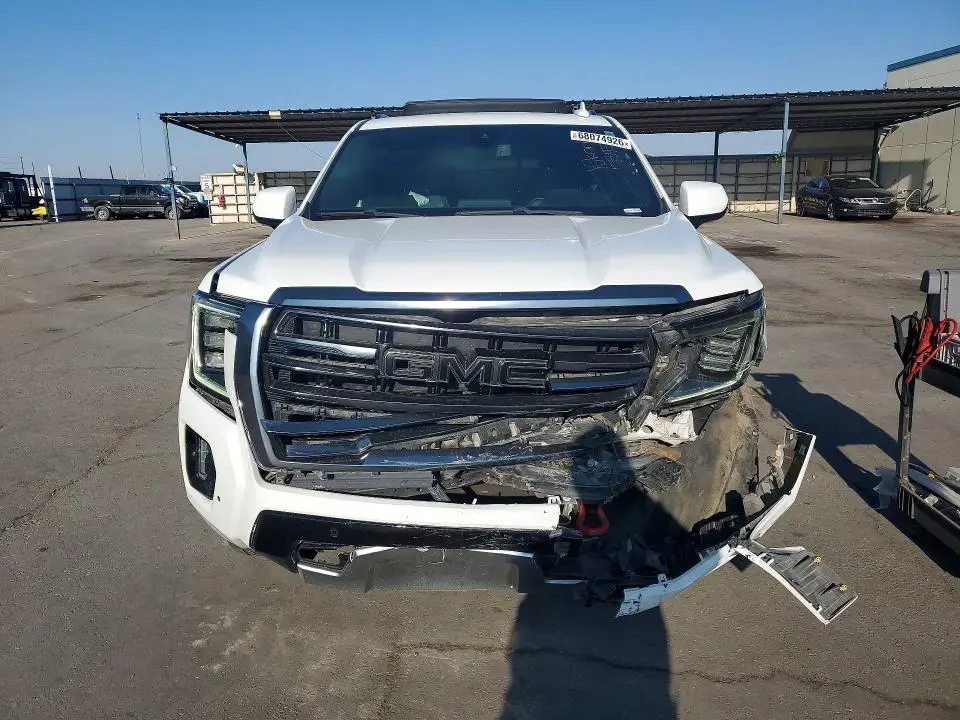 2021 GMC YUKON AT4  