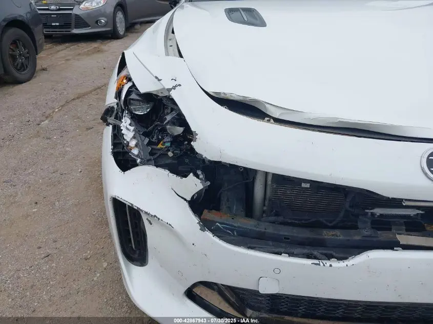 2019 KIA STINGER GT1