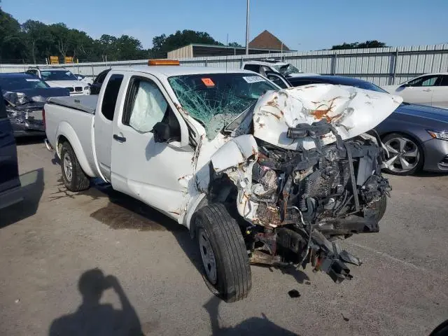2015 NISSAN FRONTIER S  