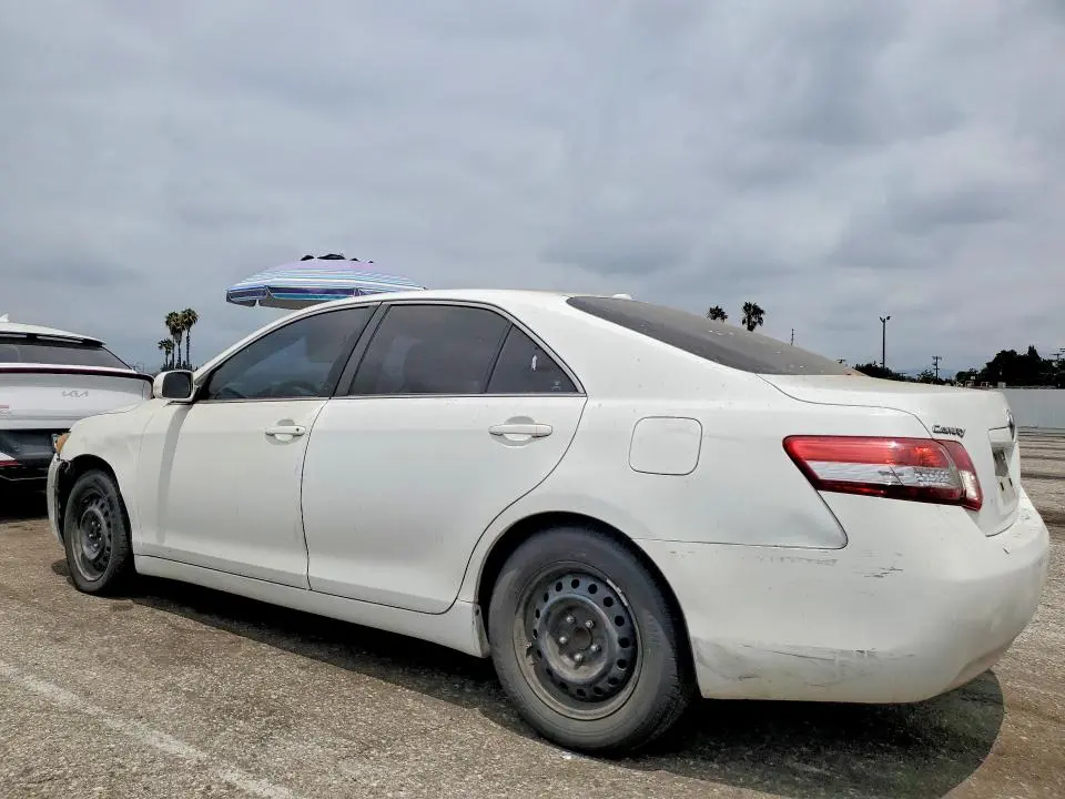 2010 TOYOTA CAMRY LE  