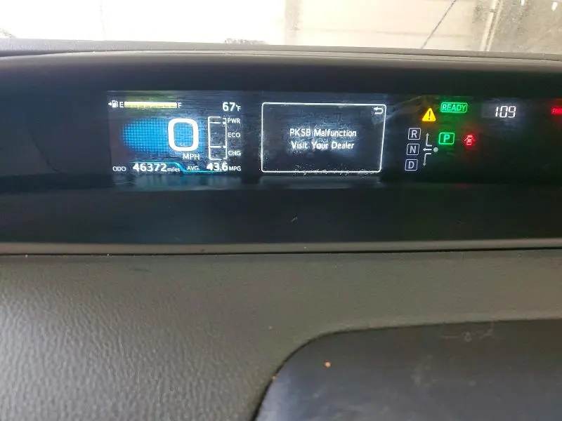 2020 TOYOTA PRIUS LE  