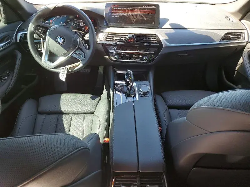 2022 BMW 530 I  