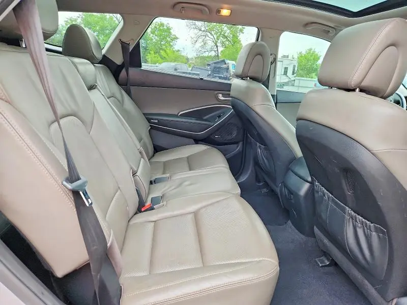 2016 HYUNDAI SANTA FE SE  