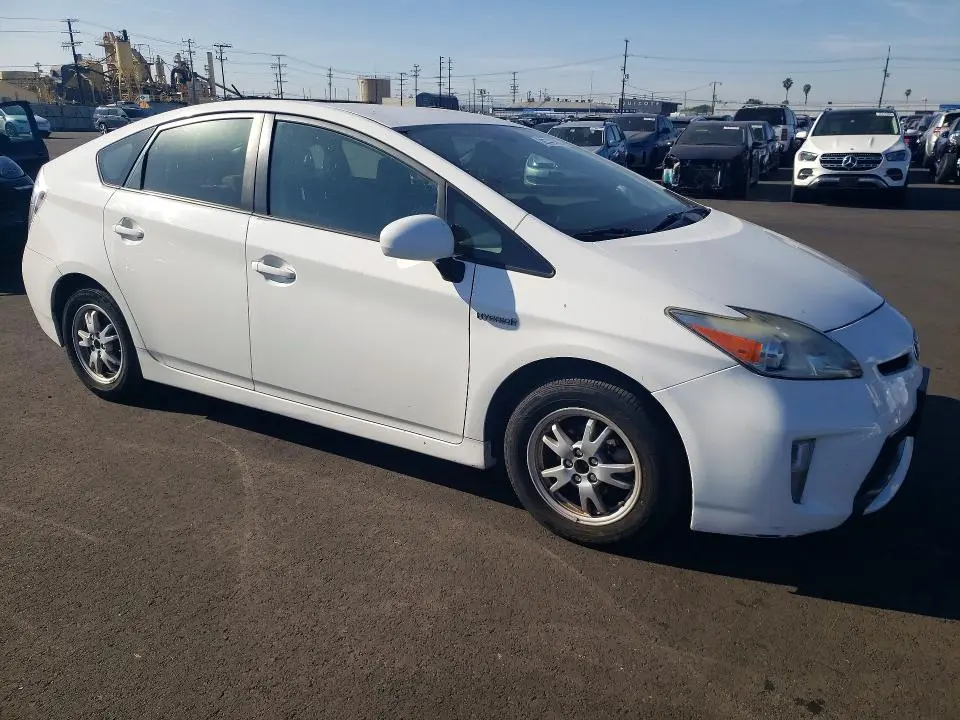 2013 TOYOTA PRIUS ONE  