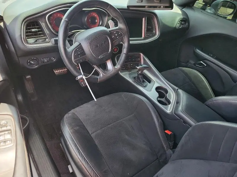 2016 DODGE CHALLENGER SRT HELLCAT  