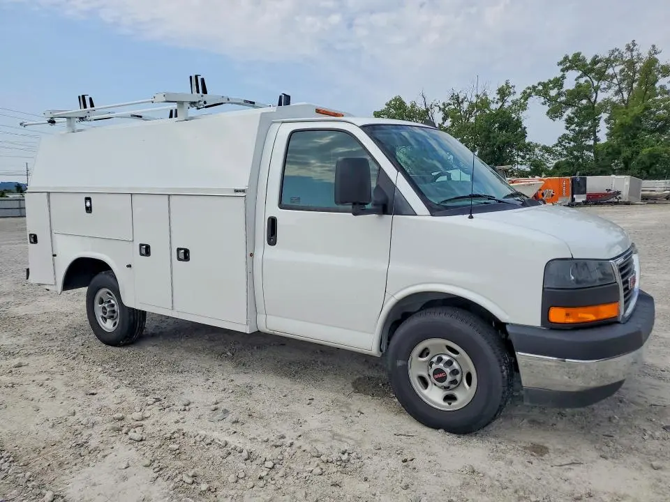 2025 GMC SAVANA CUTAWAY G3500  