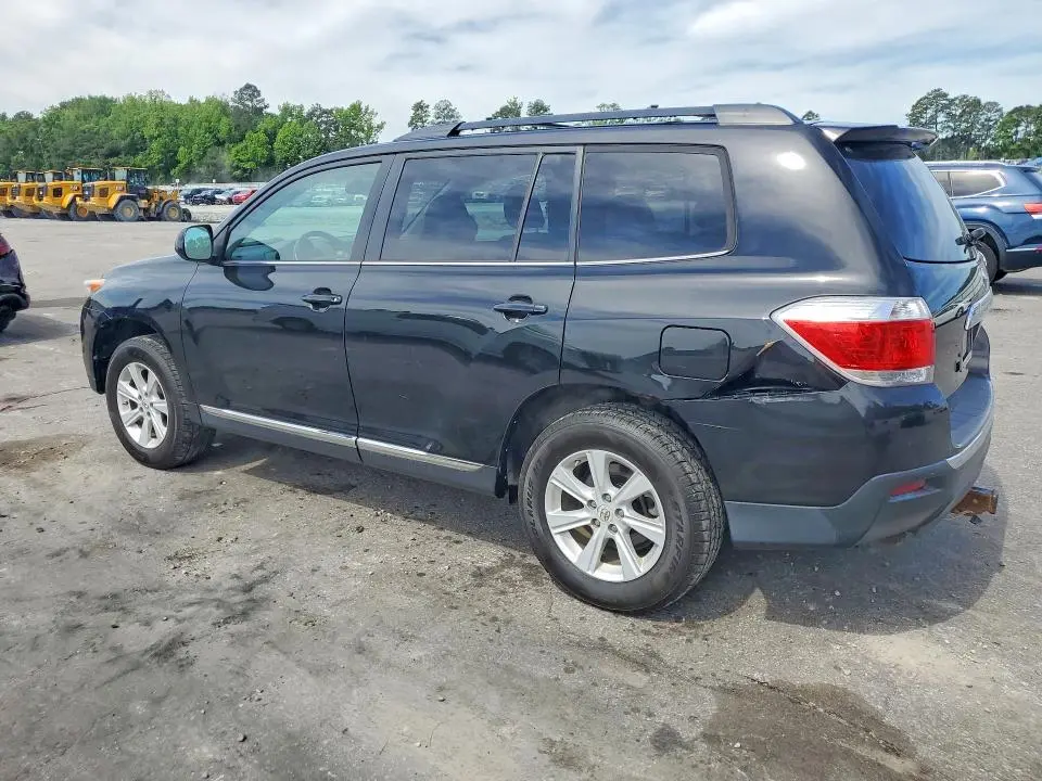 2012 TOYOTA HIGHLANDER SE  