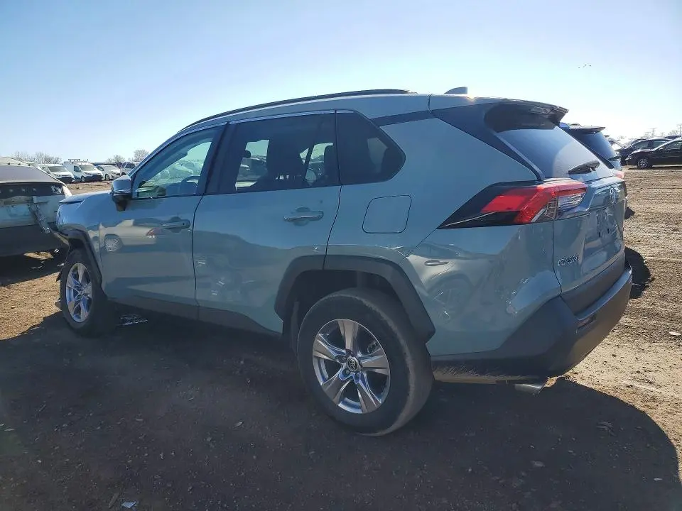 2022 TOYOTA RAV4 XLE  