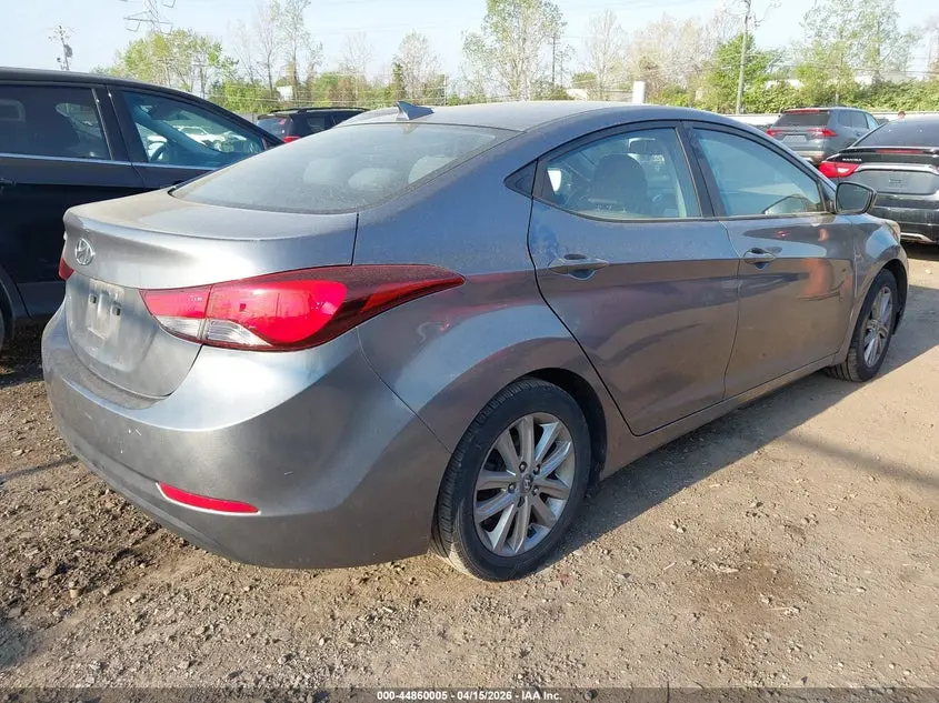 2016 HYUNDAI ELANTRA SE