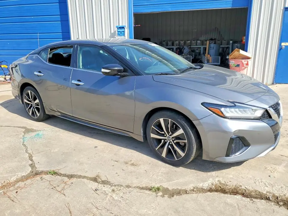 2021 NISSAN MAXIMA SV  