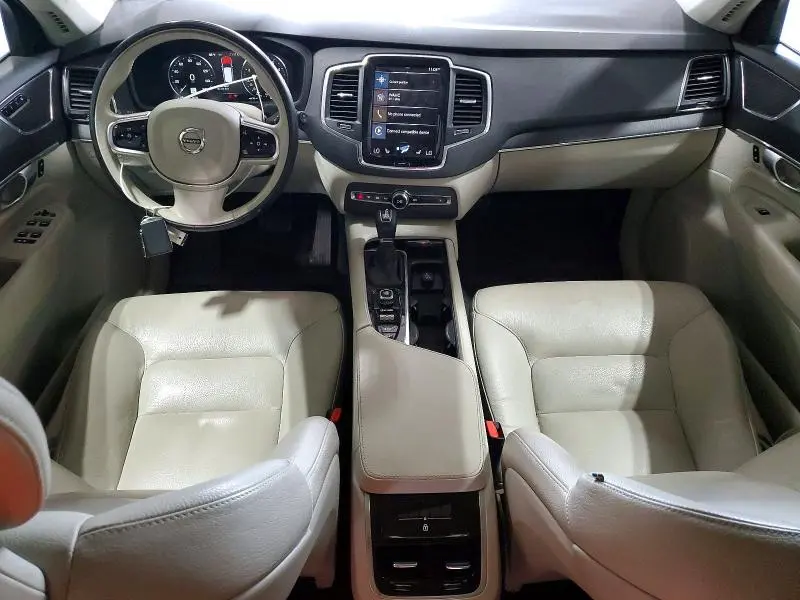 2020 VOLVO XC90 T6 MOMENTUM  