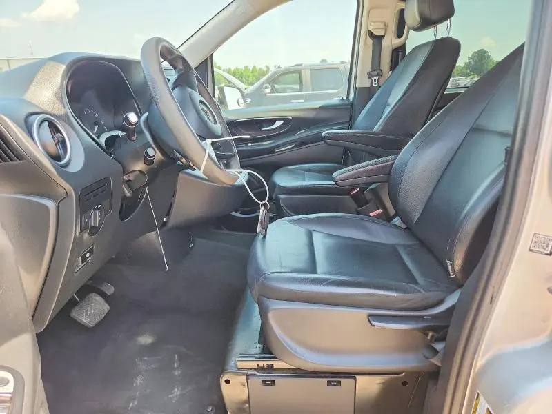 2016 MERCEDES-BENZ METRIS   