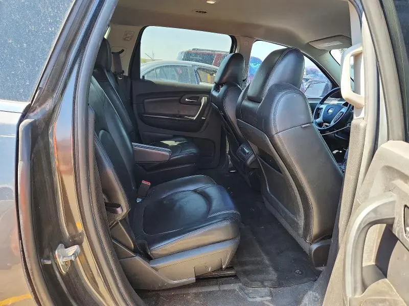 2011 CHEVROLET TRAVERSE LT  