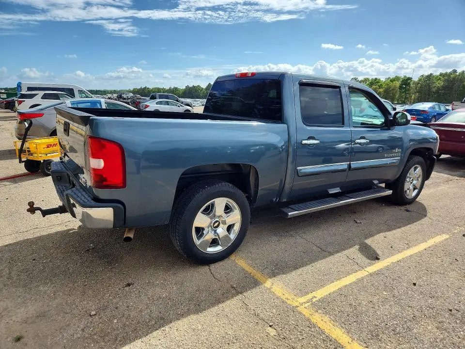 2011 CHEVROLET SILVERADO C1500 LT  