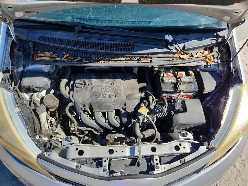 2012 TOYOTA YARIS 5-DOOR LE  