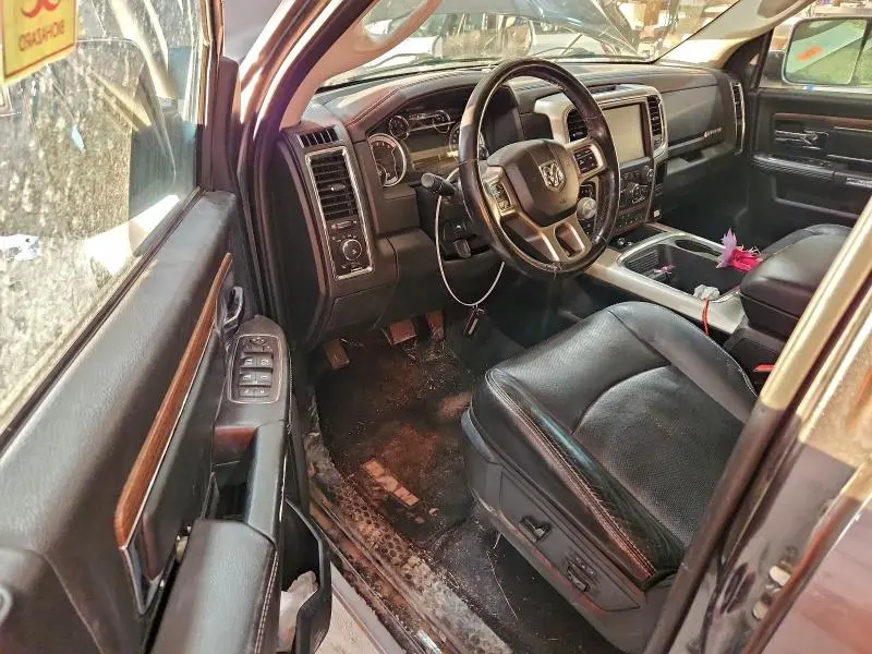 2016 RAM 1500 LARAMIE  