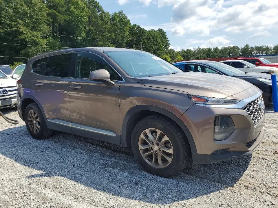 2019 HYUNDAI SANTA FE SE  