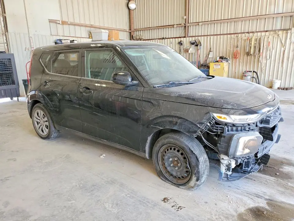 2022 KIA SOUL LX  