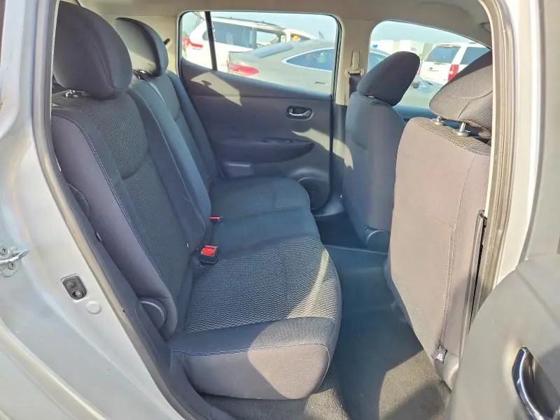 2015 NISSAN LEAF S  