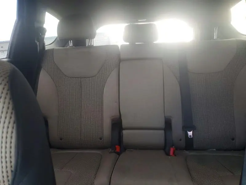 2022 HYUNDAI SANTA FE SE  