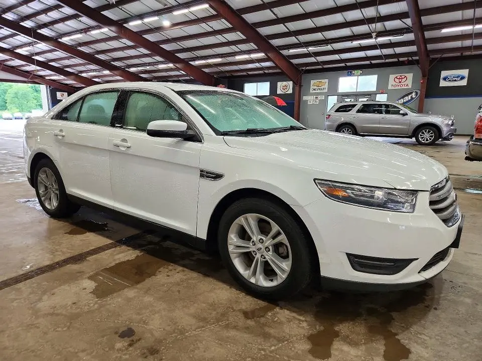 2015 FORD TAURUS SEL  