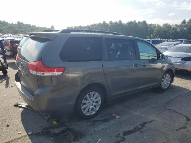 2014 TOYOTA SIENNA LE  