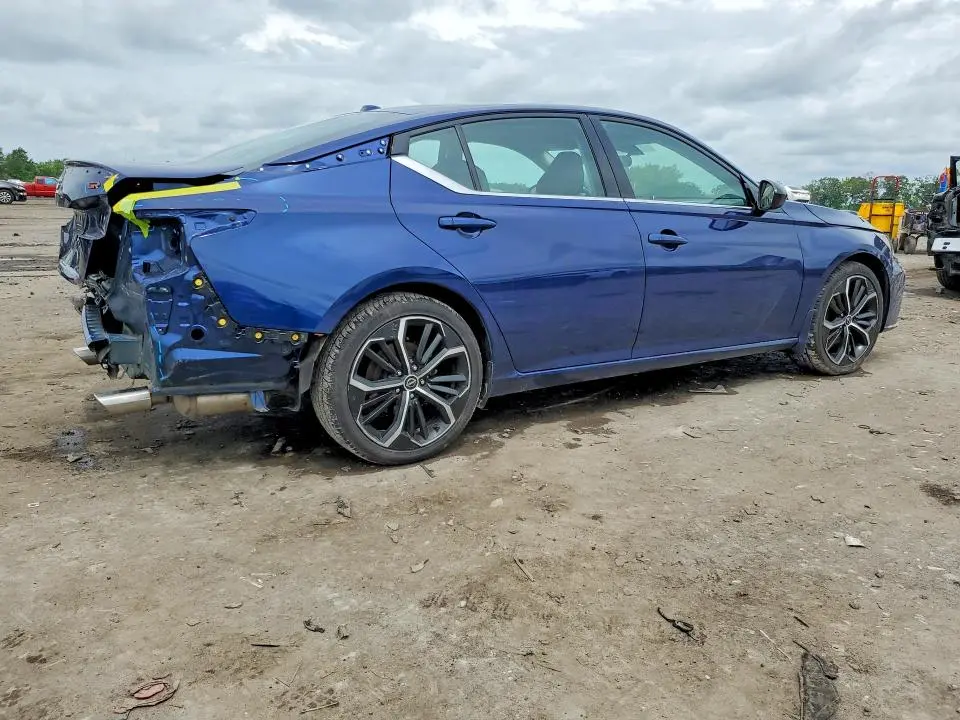 2024 NISSAN ALTIMA SR  