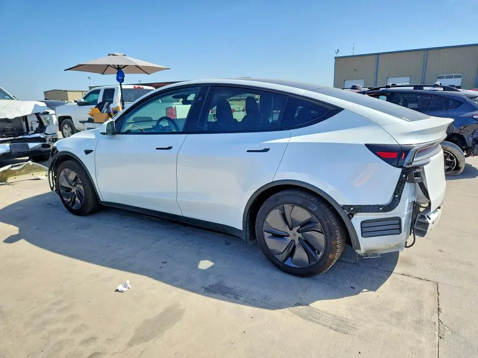 2026 TESLA MODEL Y   