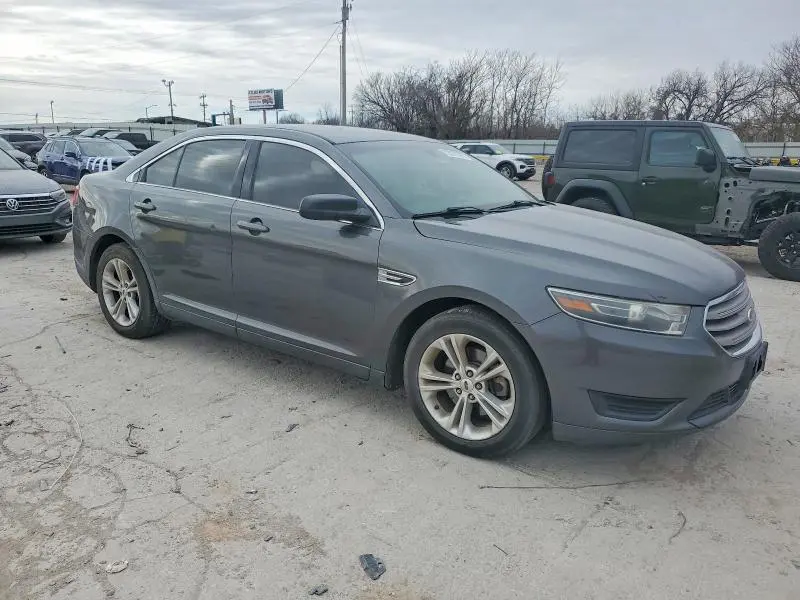 2015 FORD TAURUS SE  