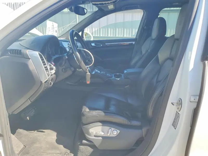 2017 PORSCHE CAYENNE   