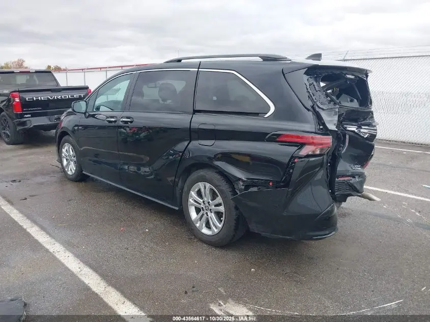 2023 TOYOTA SIENNA XSE